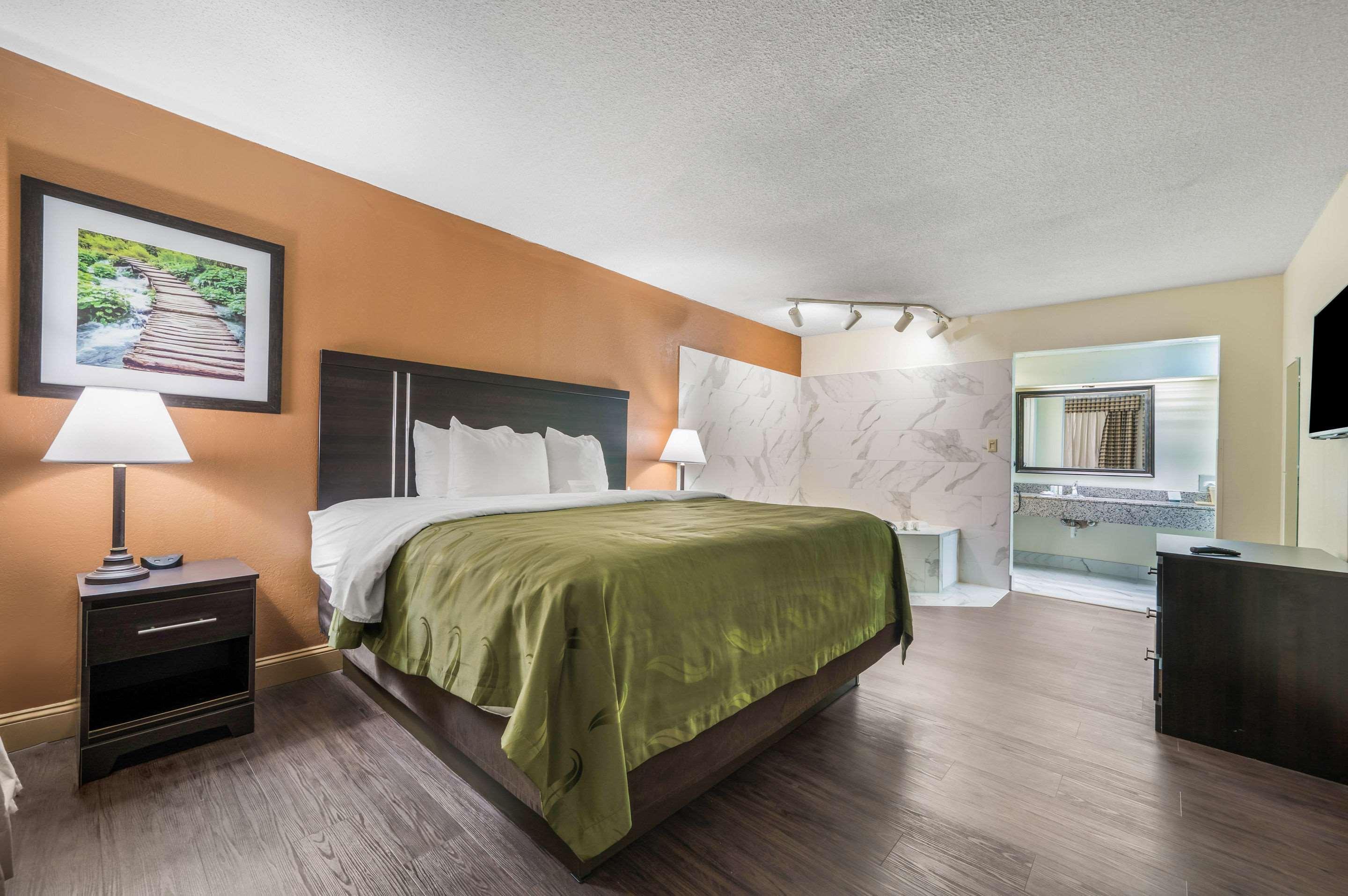 Quality Inn & Suites Corinth West Eksteriør bilde