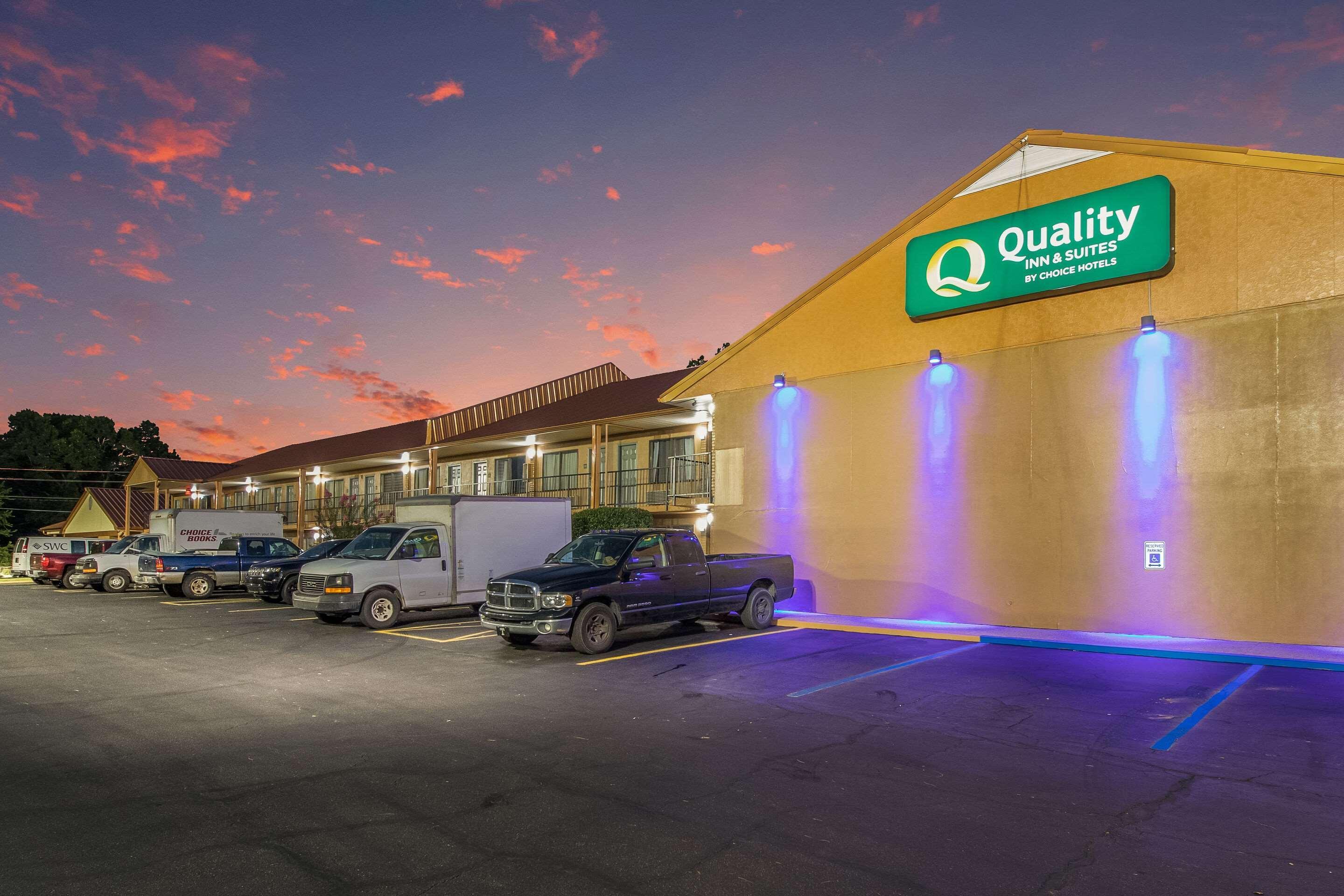 Quality Inn & Suites Corinth West Eksteriør bilde