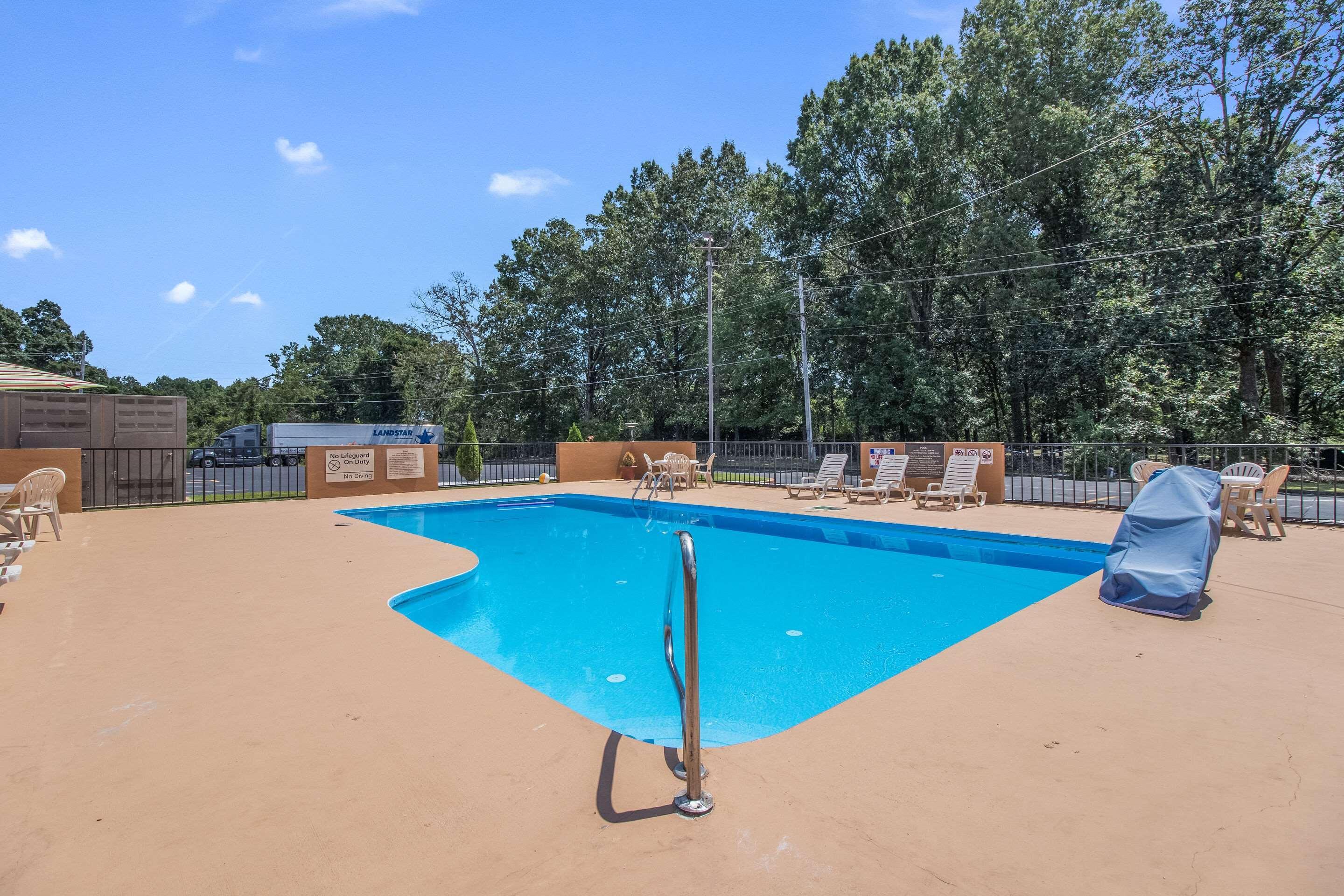 Quality Inn & Suites Corinth West Eksteriør bilde