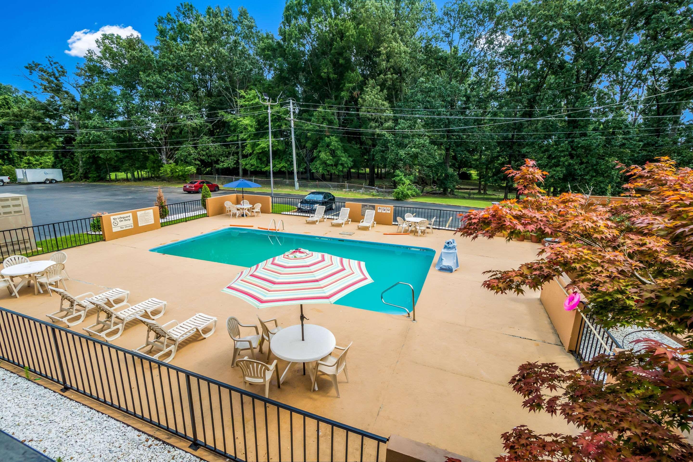 Quality Inn & Suites Corinth West Eksteriør bilde