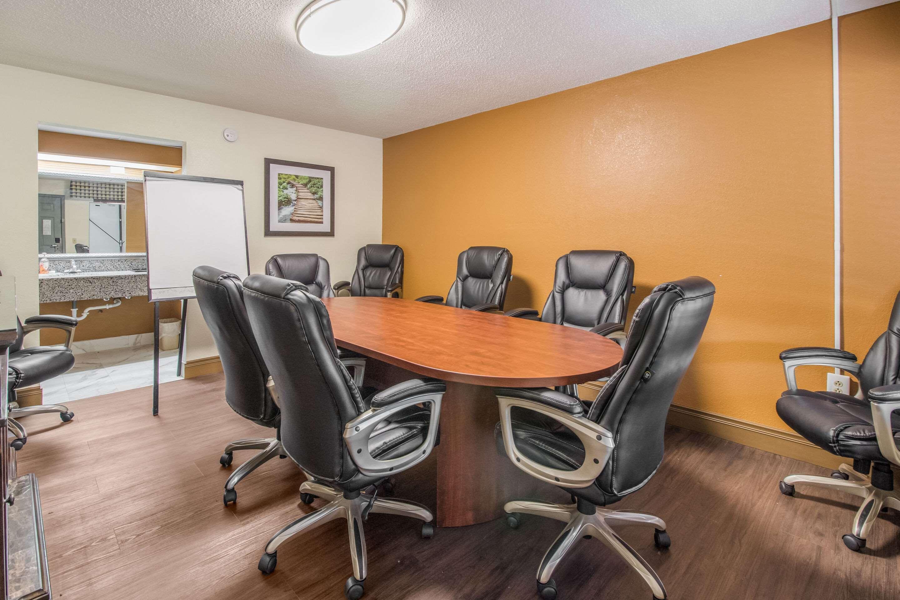 Quality Inn & Suites Corinth West Eksteriør bilde