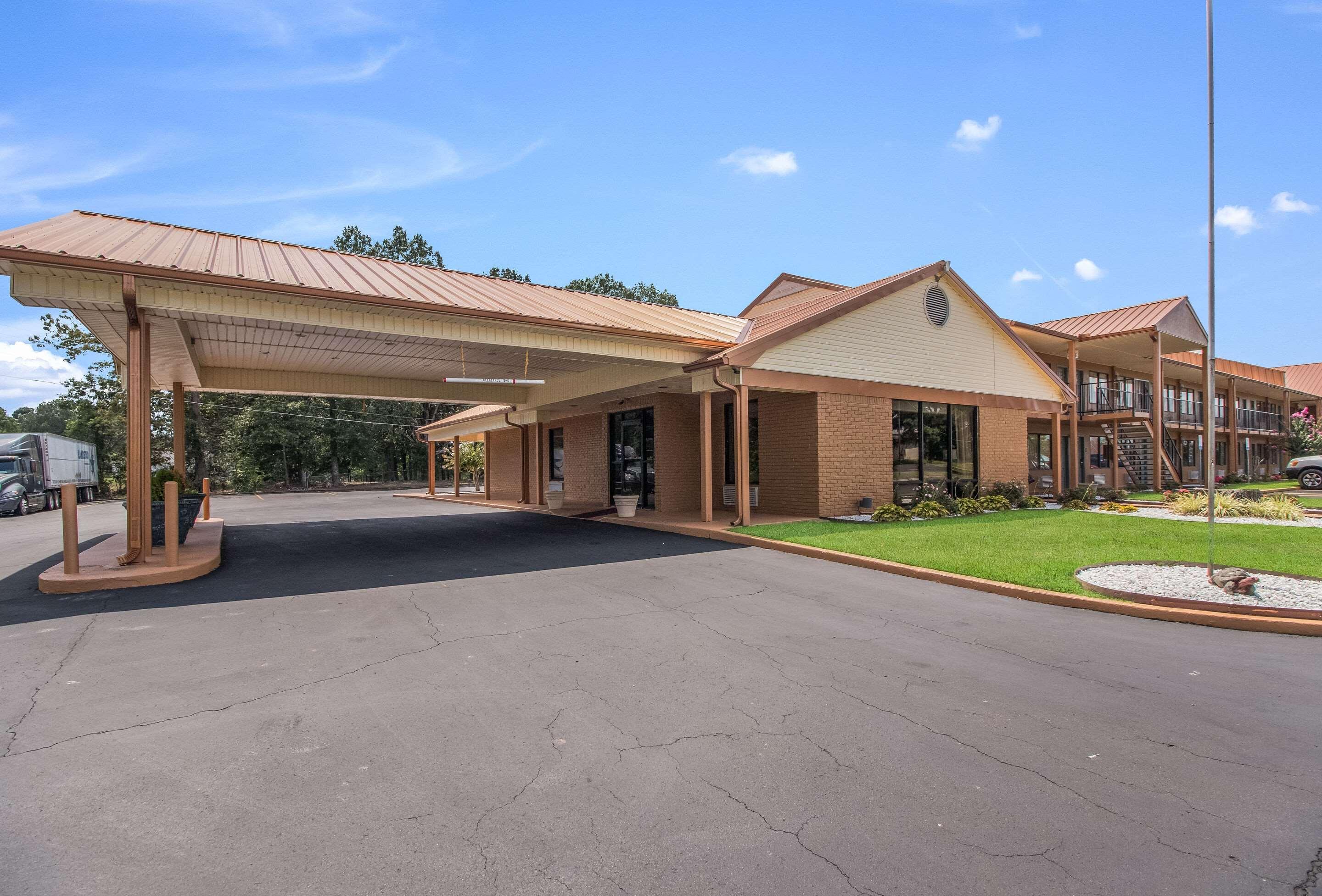 Quality Inn & Suites Corinth West Eksteriør bilde