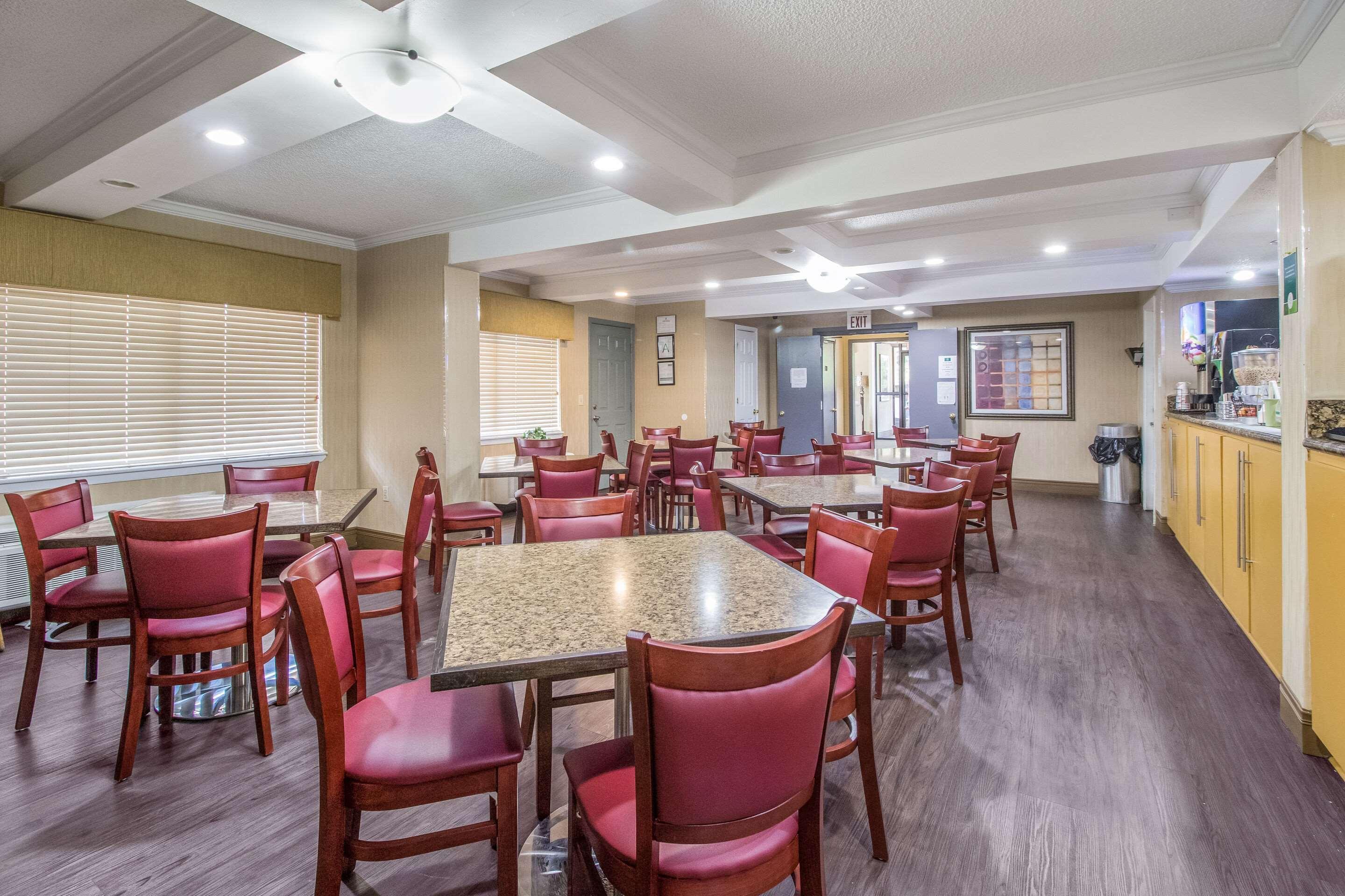 Quality Inn & Suites Corinth West Eksteriør bilde